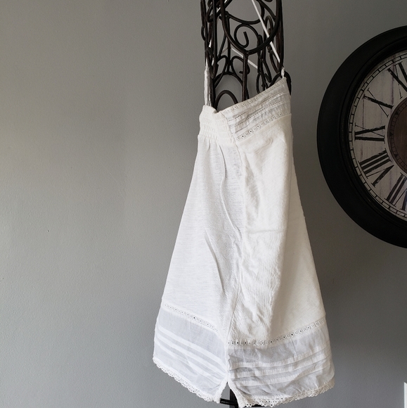 Embroidered Tank - Picture 2 of 10